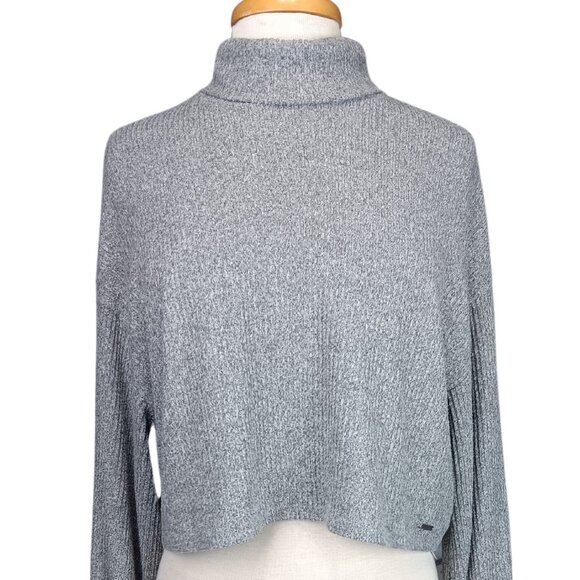 Hollister Gray Turtle Neck Cropped Long Sleeved  Oversized Top Sz XS - Picture 4 of 7